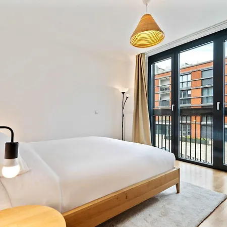 A Stylish Retreat In Urban Landscape
